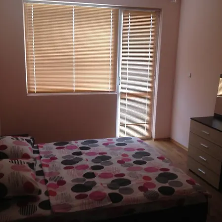 Apartment Intsaraki